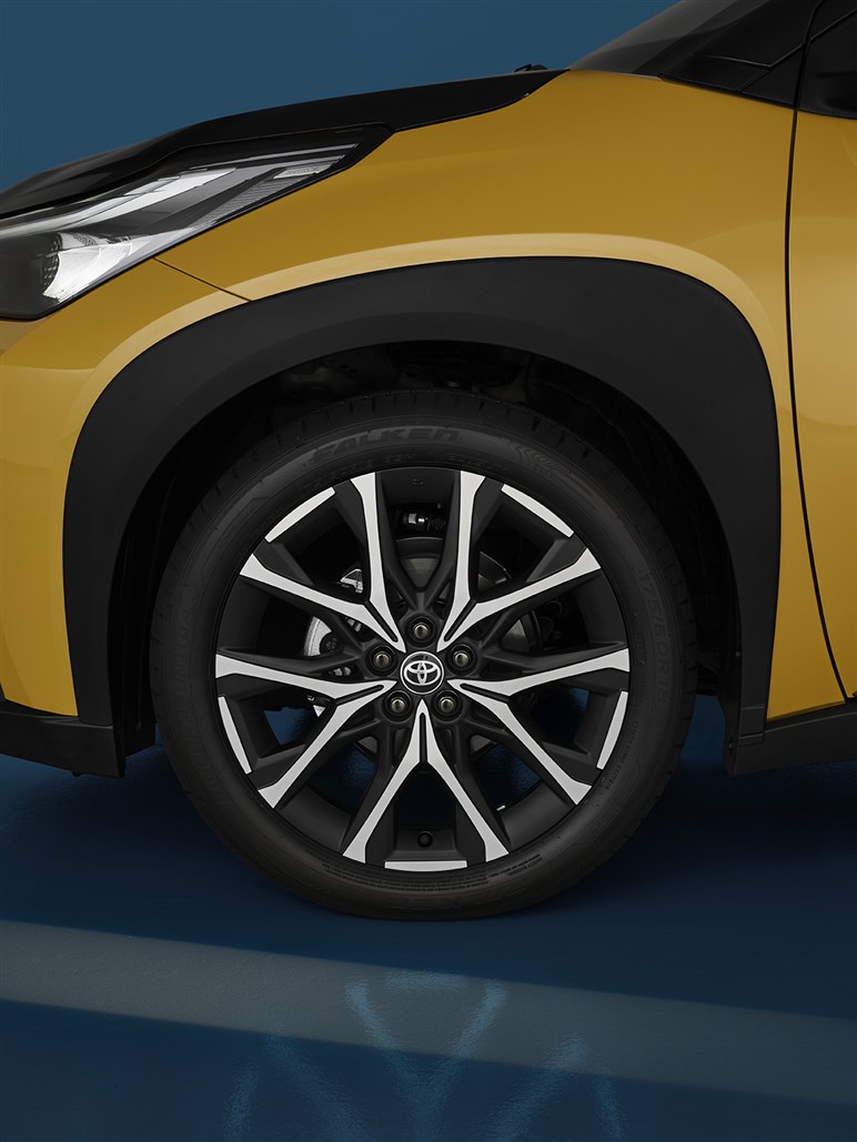 これこそ日本にピッタリ！ 欧州でトヨタ「アイゴX」がマイチェン。全車ハイブリッド化でもはや無敵の存在に