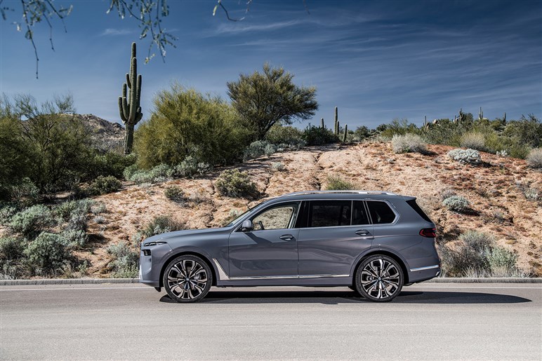 【BMWが大変身】全車種に採用される新デザインは新型「iX3」から始まり次期「3シリーズ」へ