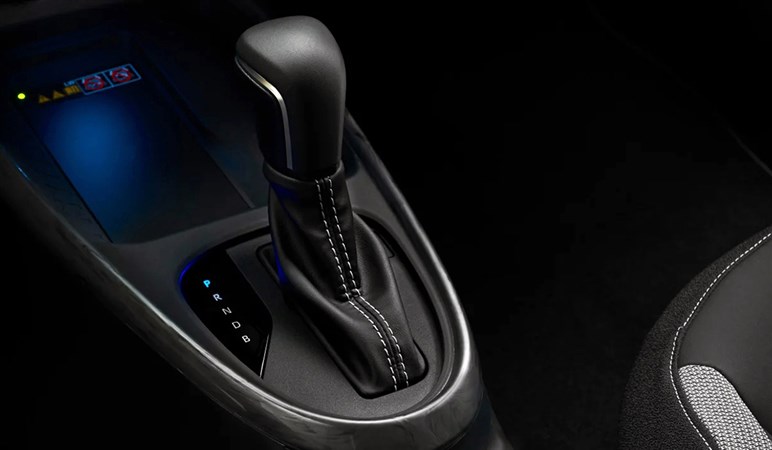 これこそ日本にピッタリ！ 欧州でトヨタ「アイゴX」がマイチェン。全車ハイブリッド化でもはや無敵の存在に
