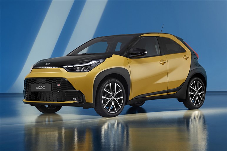 これこそ日本にピッタリ！ 欧州でトヨタ「アイゴX」がマイチェン。全車ハイブリッド化でもはや無敵の存在に