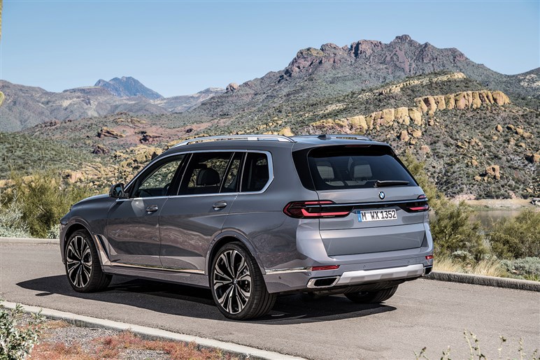 【BMWが大変身】全車種に採用される新デザインは新型「iX3」から始まり次期「3シリーズ」へ