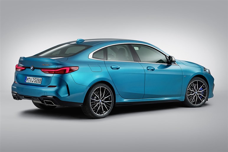 【BMWが大変身】全車種に採用される新デザインは新型「iX3」から始まり次期「3シリーズ」へ