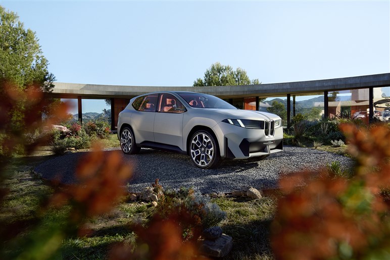 【BMWが大変身】全車種に採用される新デザインは新型「iX3」から始まり次期「3シリーズ」へ
