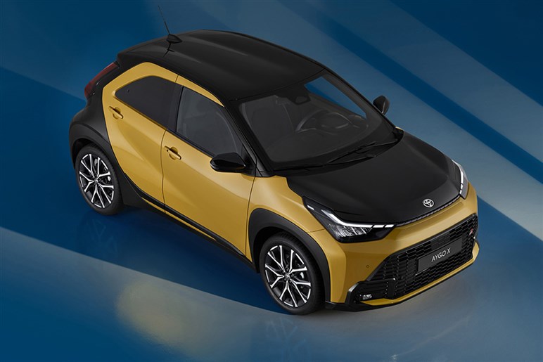 これこそ日本にピッタリ！ 欧州でトヨタ「アイゴX」がマイチェン。全車ハイブリッド化でもはや無敵の存在に