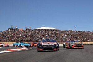 真のロードコース覇者へ。絶好調SVGがジェフ・ゴードンに並ぶポールからの3勝目／NASCAR第20戦
