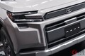 トヨタ新型「RAV4」カクカクスタイル＆斬新“サメ顔”採用！ オフロード感がサイコーなタフ仕様「アドベンチャー」25年度内発売へ！