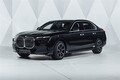 【見た目激変】ノイエ・クラッセ顔をまとった659psの怪物を捕捉。BMW「iX5 M70」対ポルシェ戦線へ