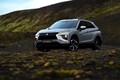 三菱が欧州で新型「エクリプスクロス」をチラ見せ。ルノーベースのBEVで9月発表…日本向けはどうなる？
