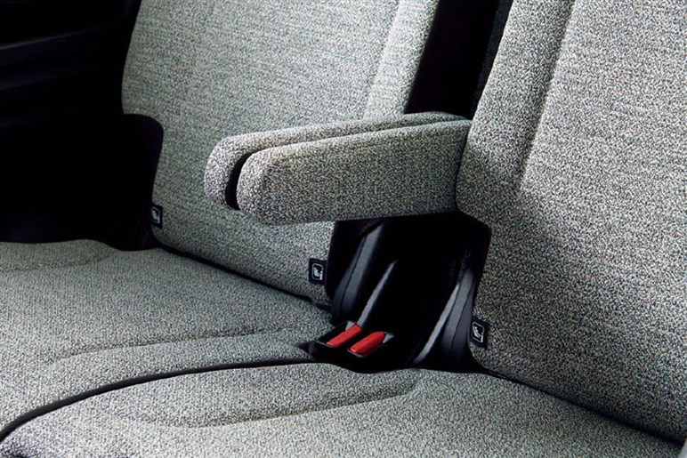 【高齢ドライバー】に推薦するべき、運転しやすくコスパに優れ、先進安全装備が充実したモデルの選び方