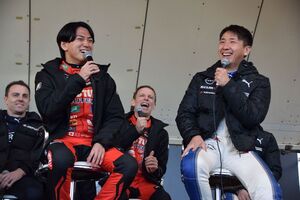 GT500ドライバートークショーは”ロニー劇場”。松田次生とのイチャイチャに千代が嫉妬！？｜NISMO FESTIVAL