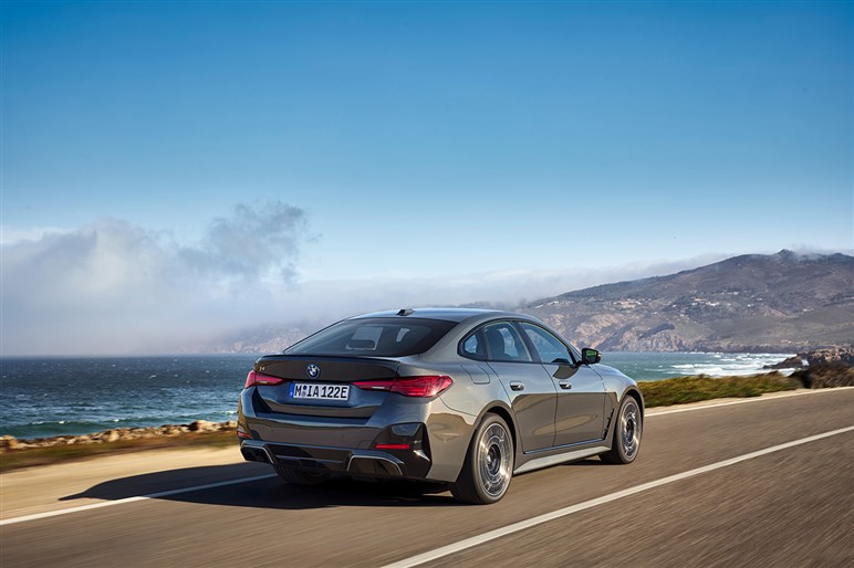 巨大なキドニーグリルは変わらずもブラック化　BMW「4シリーズ グランクーペ」マイナーチェンジ。722万円から