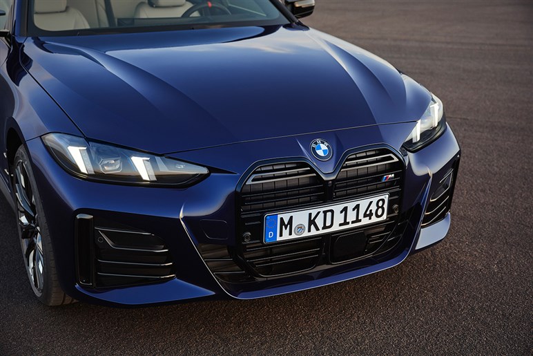 巨大なキドニーグリルは変わらずもブラック化　BMW「4シリーズ グランクーペ」マイナーチェンジ。722万円から
