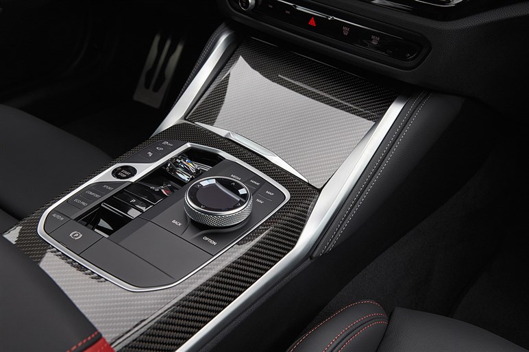 巨大なキドニーグリルは変わらずもブラック化　BMW「4シリーズ グランクーペ」マイナーチェンジ。722万円から
