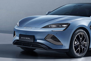新型BYD SEAL、何が変わった？ 電子制御サス「DiSus-C」新搭載 、ジャパンモビリティショー2025にも展示