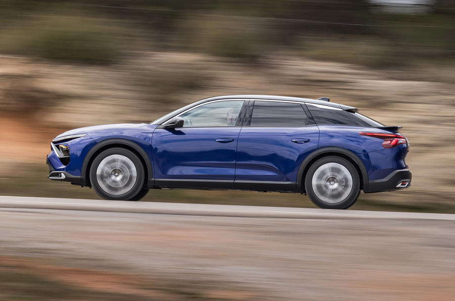 斬新スタイルのdセグ モデル シトロエンc5 Xへ試乗 快適性重視の個性 後編 Autocar Japan 自動車情報サイト 新車 中古車 Carview