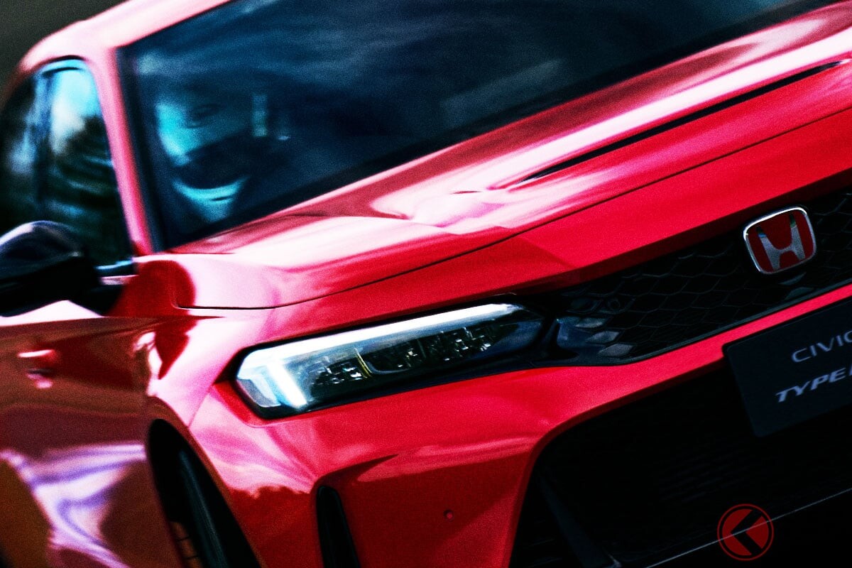6速MTのみで618万円！ ホンダ「高性能4ドアスポーツカー」当初注文“殺到”＆即・受注停止 今は買える？ 「新レーシングブラックPKG」追加の「シビック タイプR」最新の動向は？