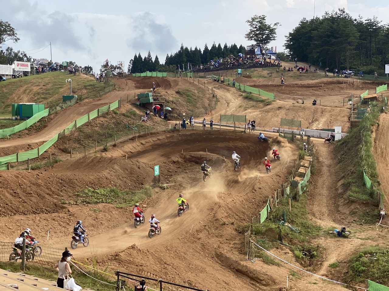 悩みまくりの全日本モトクロス観戦 スポーツランドsugoは見所満載 梅本まどか Webオートバイ 自動車情報サイト 新車 中古車 Carview