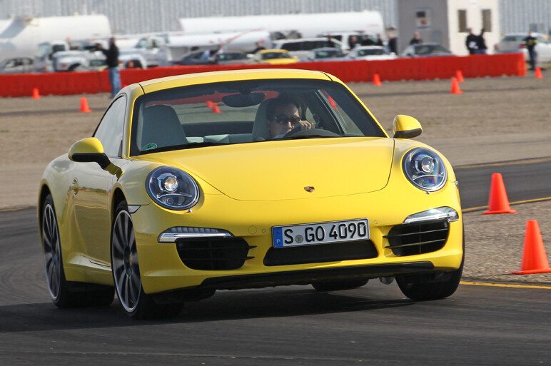 新型911パッケージ論　ホイールベースの謎？