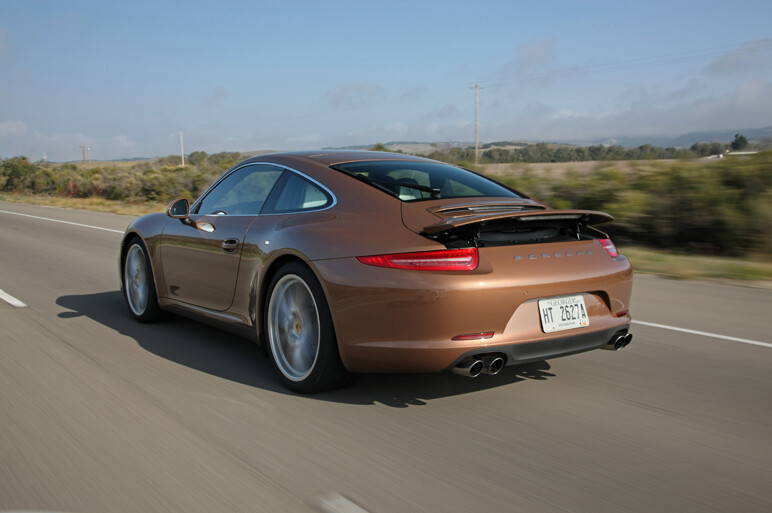 新型911パッケージ論　ホイールベースの謎？