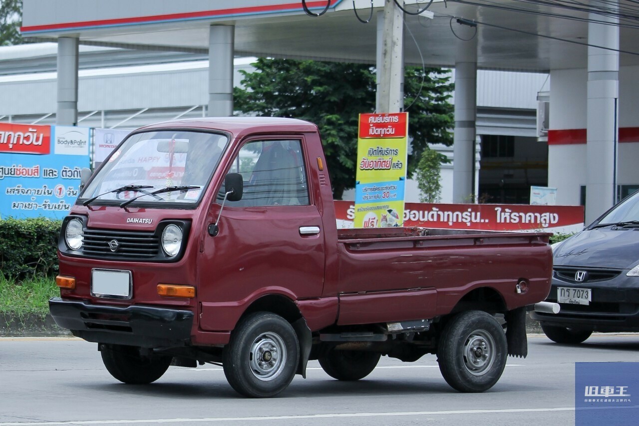 広大な農場で使うのにちょうど良い！軽トラやデリカなどの実用車の旧車も海外で人気急騰