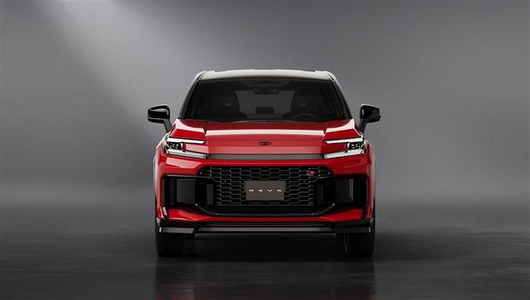 新型「RAV4」の“3つの顔”はどれも好評だが、ガソリン車廃止で「現行の方が魅力的」の声。価格アップも懸念