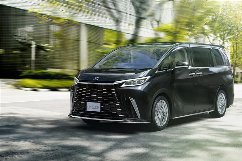 「アルファードとの差別化になりそう」の声も。メルセデス「ビジョンV」が豪華すぎてネットがザワつく事態に