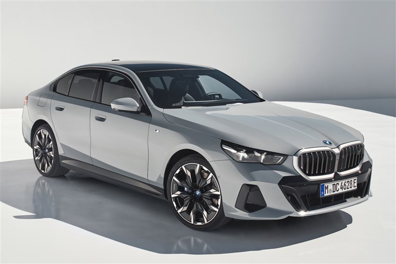 ほぼ1000！ BMW、新型5シリーズの初期限定モデルを発表。デザイン一新