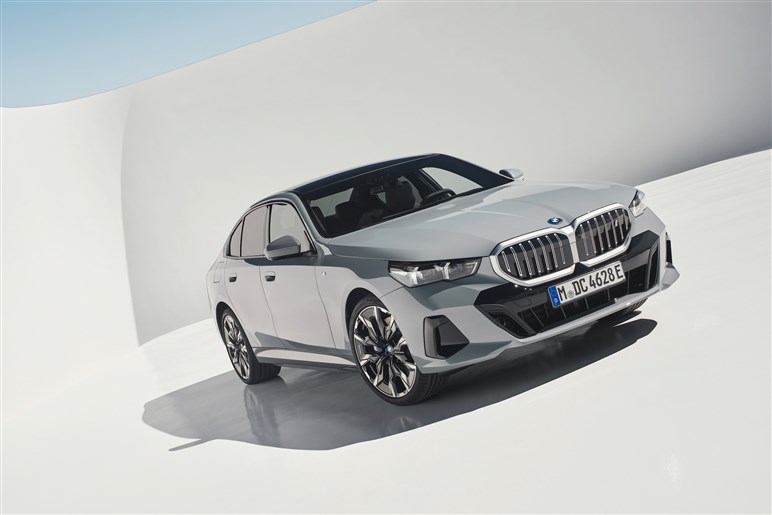 ほぼ1000！ BMW、新型5シリーズの初期限定モデルを発表。デザイン一新