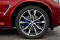 BMW X4はスポーツカー並の走りと高級車並の快適性を両立してX3を引き離す
