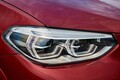 BMW X4はスポーツカー並の走りと高級車並の快適性を両立してX3を引き離す