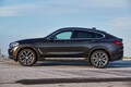BMW X4はスポーツカー並の走りと高級車並の快適性を両立してX3を引き離す