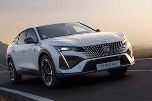 新型プジョー408にマイルドハイブリッド搭載の「GTハイブリッド」が追加！ セレニウムグレーの限定モデルも登場【新車ニュース】