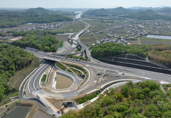 無料＆信号ナシの「高速加古川線」東播磨道まもなく全通！ さらに北のバイパスも 兵庫ど真ん中の“日本海までほぼ無料ネットワーク”とは？