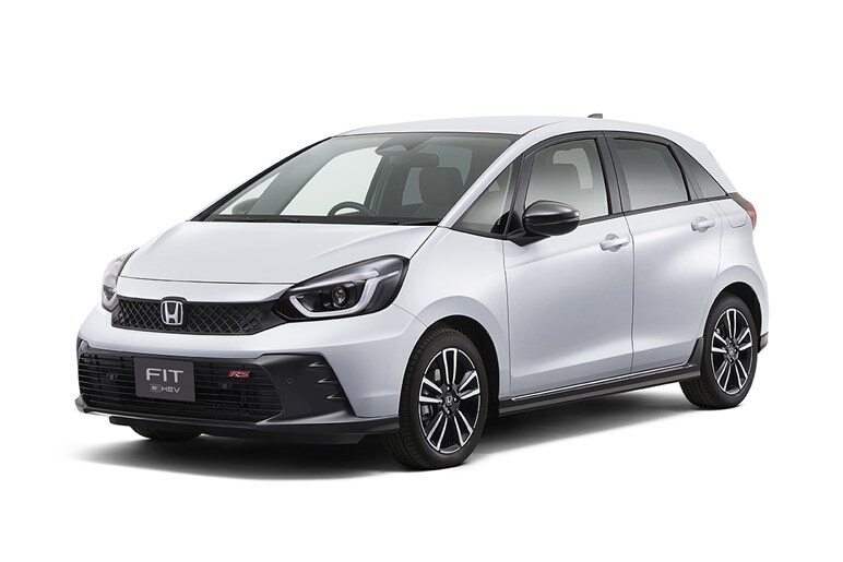 秋にマイチェンする「ホンダ フィット」にスポーティグレードの「RS」登場！ 公式HPで先行公開が始まる