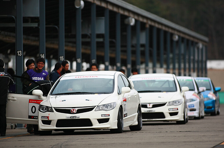 エコと愉しさの両立！ ホンダ・レーシング試乗