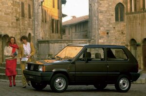 フィアット パンダ　イタリアの巨匠が生んだ傑作小型車の歴史
