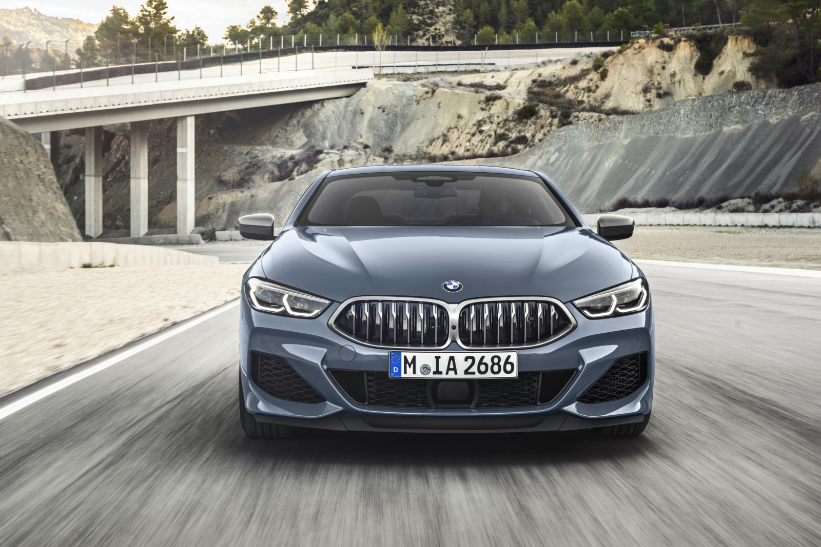 Bmw 8シリーズの840iが日本上陸 ストレート6 後輪駆動の王道レシピを採用 Genroq Web 自動車情報サイト 新車 中古車 Carview