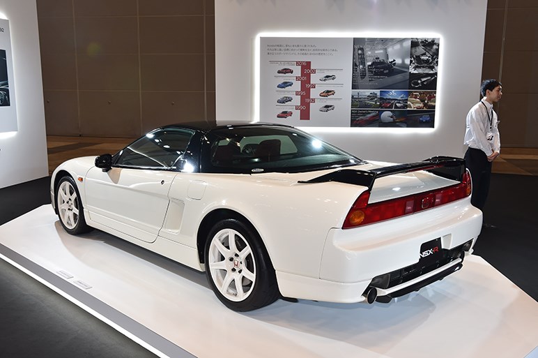 初代NSX、NSXタイプR、そして超ハイテクマシン・2代目NSXまでを一挙に