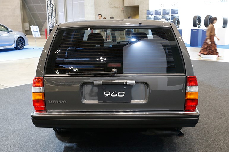 ボルボ伝統のワゴン・エステートが味わい深い。V90に90周年の特別限定車