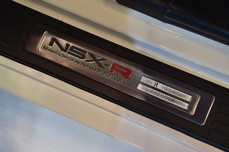 初代NSX、NSXタイプR、そして超ハイテクマシン・2代目NSXまでを一挙に
