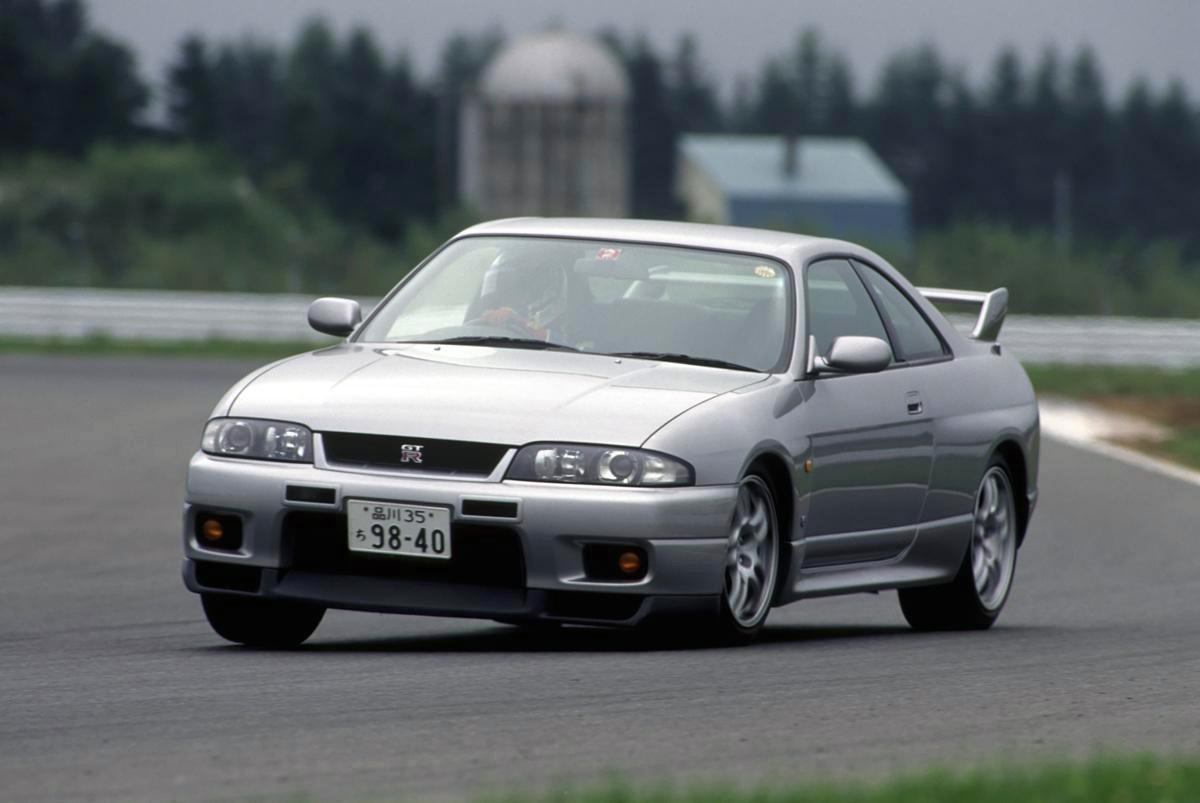 日本車史上最高傑作の第二世代スカイラインgt R R32 R33 R34 の違いといまの中古車相場 Web Cartop 自動車情報サイト 新車 中古車 Carview