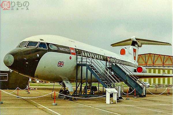 えっ…この旅客機ヘン！「前脚」が思いっきり横にズレてるんですが…なぜでしょうか？→理由がスゴすぎた！