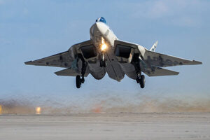 ロシア、Su-57戦闘機の実戦投入を拡大か ウクライナ側が警戒「新型兵器」も使用中？