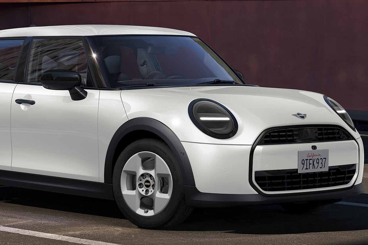 MINIクーパーがより身近に。365万円からの新グレード「Cセレクト」（3ドア／5ドア）販売開始