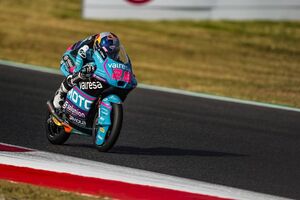 Moto3イタリア決勝｜新人マキシモ・キレス、大接戦制しキャリア初勝利！　日本勢は古里6位＆山中10位