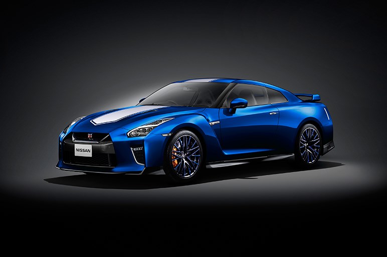 日産、東京オートサロン2020にスカイラインベースのカスタムカーを出展。GT-R＆Zの50周年モデルや、1億円超えのコラボGT-Rも