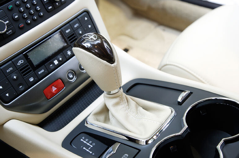 グラントゥーリズモS、トルコンAT版を追加