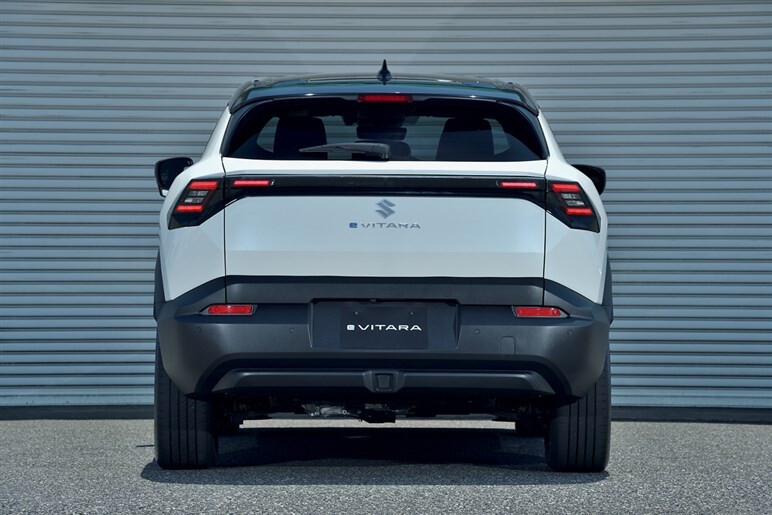 スズキ初のBEVはなぜ“コンパクトSUV”だったのか。新型「eビターラ」と、あえて選んだ未開拓ゾーンで勝機をつかむ？