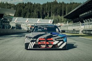BMW、直6ツインターボ搭載の新型GTカー『M4 GT3』を先行披露