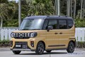 スズキから専用”丸目”デザインの新型「スペーシアギア」が登場 アウトドアに便利な装備が盛りだくさん！4WDターボ仕様もラインナップ！